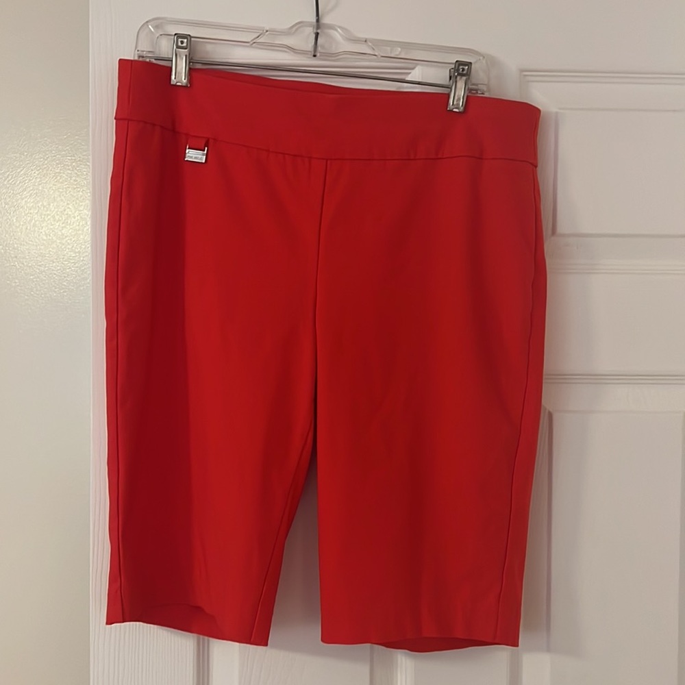 Premise red shorts L